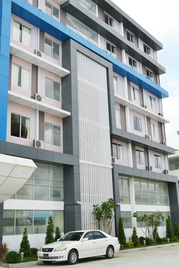 Hotel Broadway Yangon Bagian luar foto