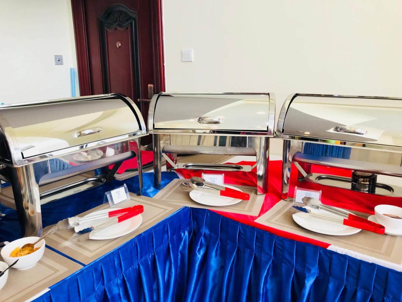 Hotel Broadway Yangon Bagian luar foto