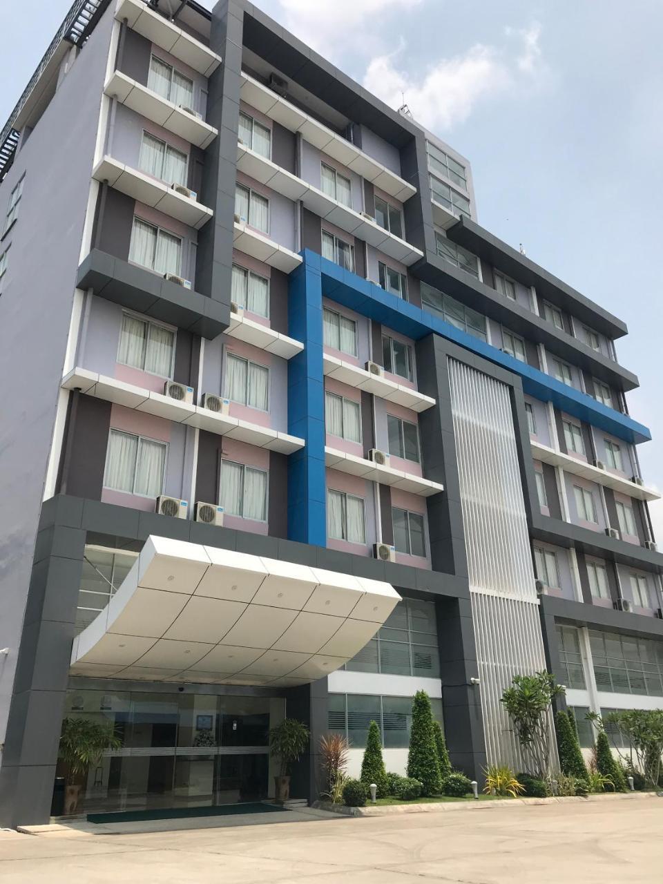 Hotel Broadway Yangon Bagian luar foto