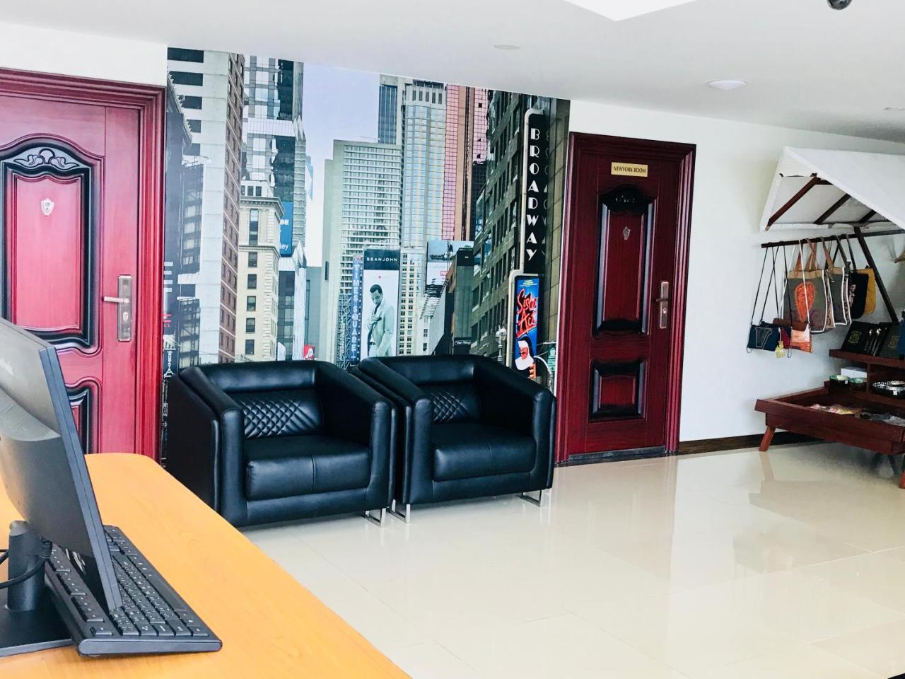 Hotel Broadway Yangon Bagian luar foto