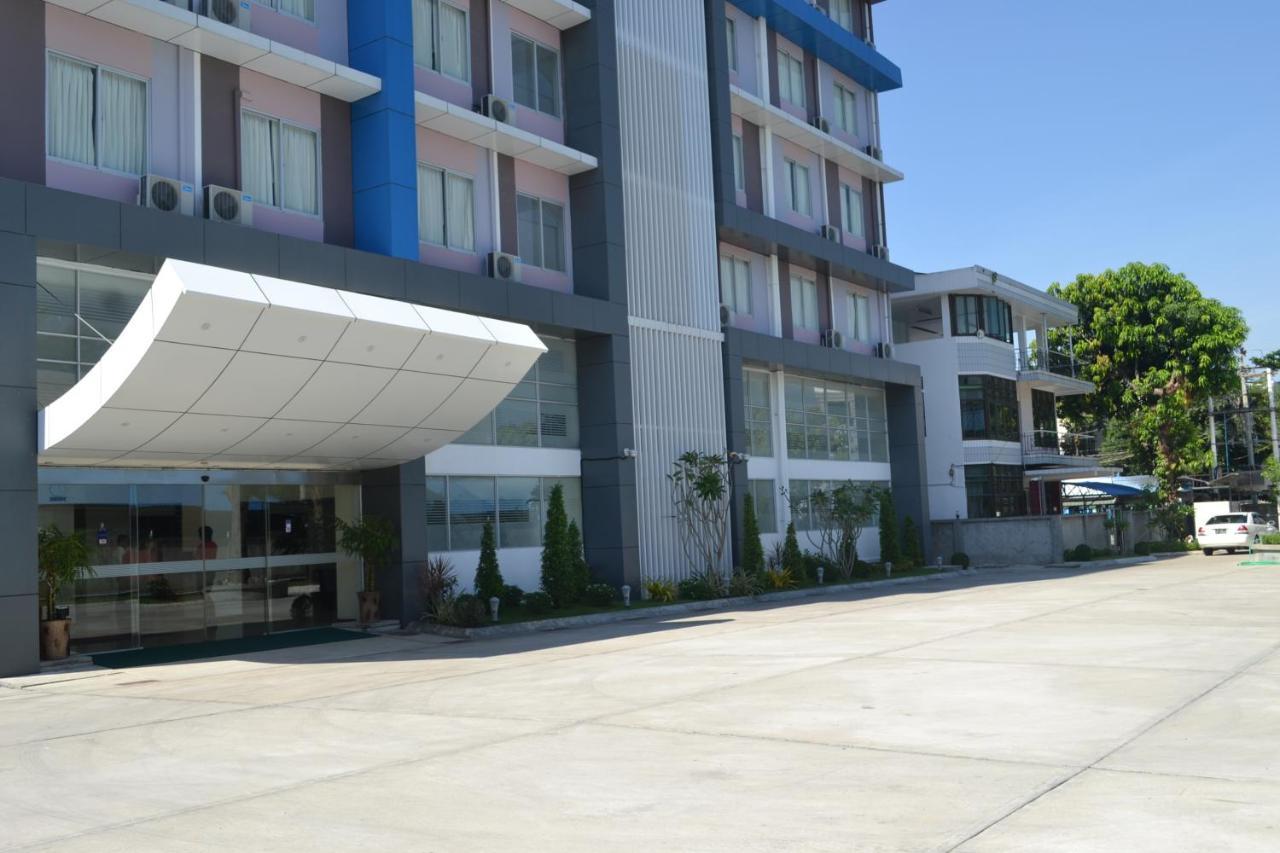 Hotel Broadway Yangon Bagian luar foto