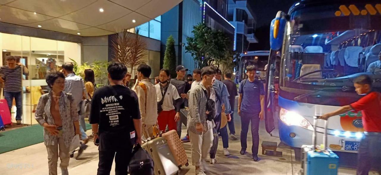 Hotel Broadway Yangon Bagian luar foto