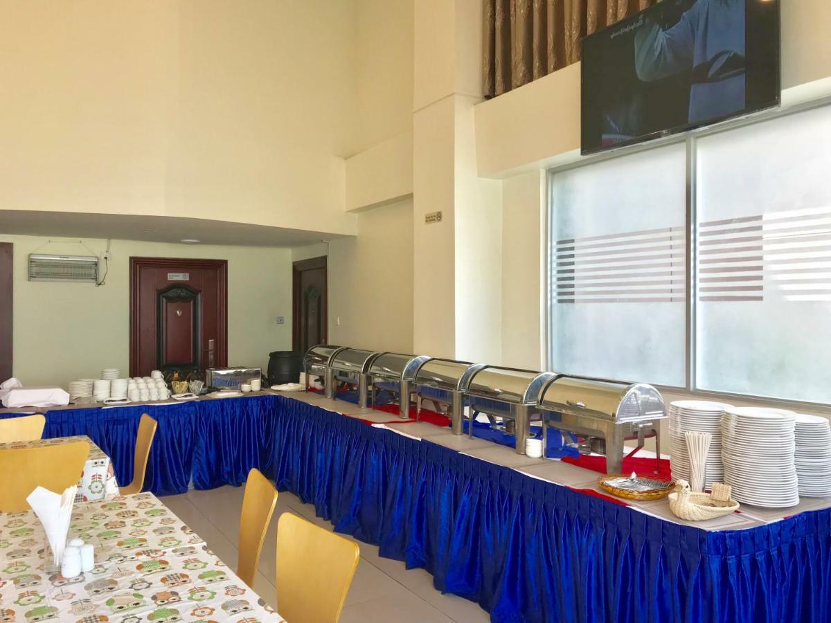 Hotel Broadway Yangon Bagian luar foto