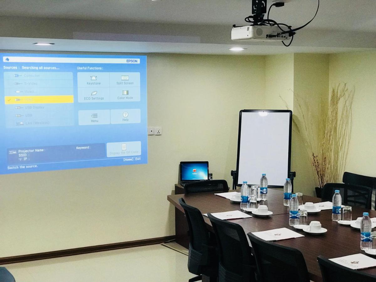 Hotel Broadway Yangon Bagian luar foto